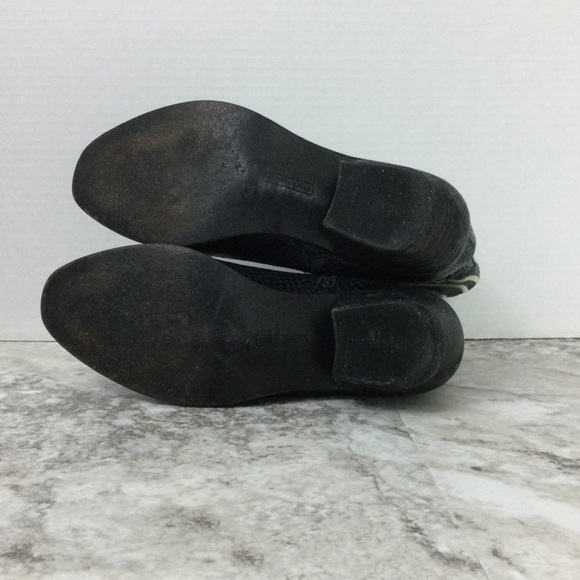 Vince Camuto Embroidered Calina Black Snakeskin Leather Ankle Boots Sz 7M/37 - Picture 3 of 3